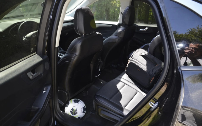 Ford Escape cena 118600 przebieg: 18400, rok produkcji 2022 z Warszawa małe 704